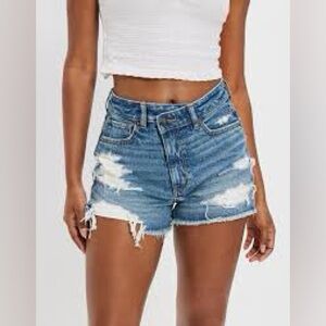 American Eagle Strigid Denim Mom Short – Ultra High Rise Distressed